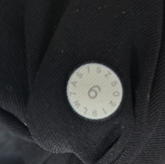 Lululemon x Peloton Bootcamp Ready Shorts Size 6 - Picture 3 of 4